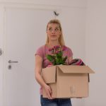 Girl moving out of a clean apartment